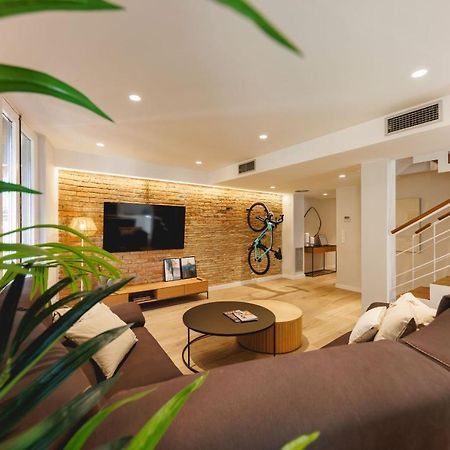 Bravissimo Cort Reial Duplex, Spacious With 3 Bedrooms Girona Bagian luar foto
