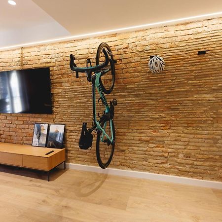 Bravissimo Cort Reial Duplex, Spacious With 3 Bedrooms Girona Bagian luar foto