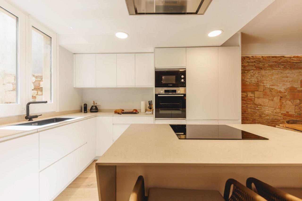 Bravissimo Cort Reial Duplex, Spacious With 3 Bedrooms Girona Bagian luar foto