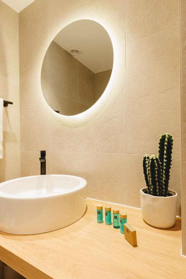Bravissimo Cort Reial Duplex, Spacious With 3 Bedrooms Girona Bagian luar foto