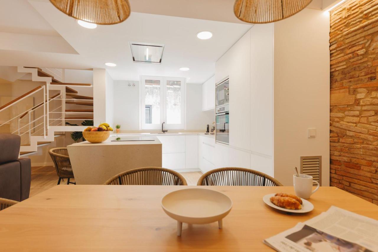 Bravissimo Cort Reial Duplex, Spacious With 3 Bedrooms Girona Bagian luar foto