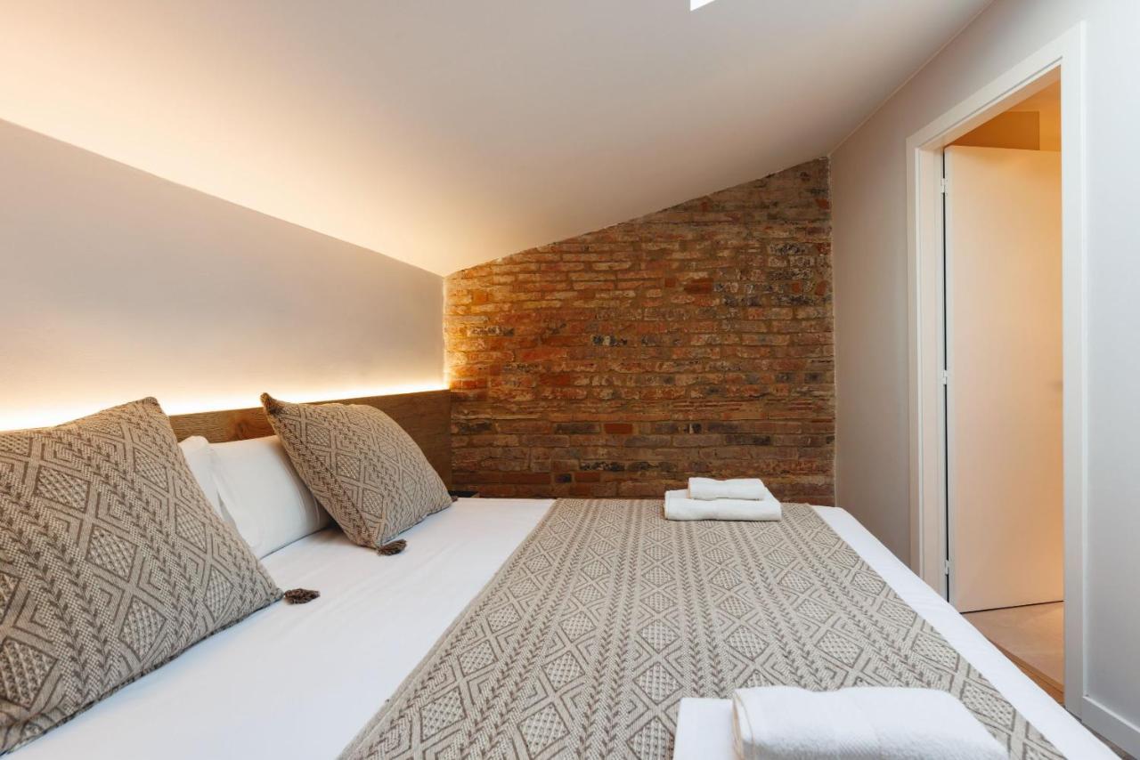 Bravissimo Cort Reial Duplex, Spacious With 3 Bedrooms Girona Bagian luar foto