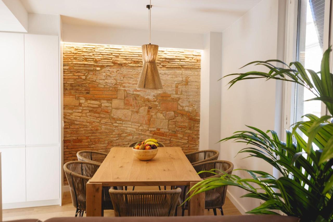 Bravissimo Cort Reial Duplex, Spacious With 3 Bedrooms Girona Bagian luar foto