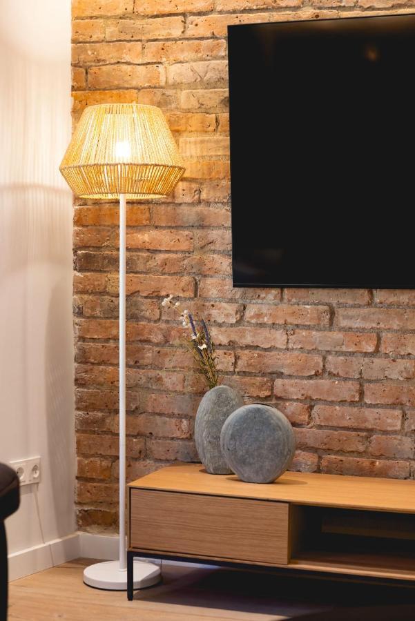 Bravissimo Cort Reial Duplex, Spacious With 3 Bedrooms Girona Bagian luar foto